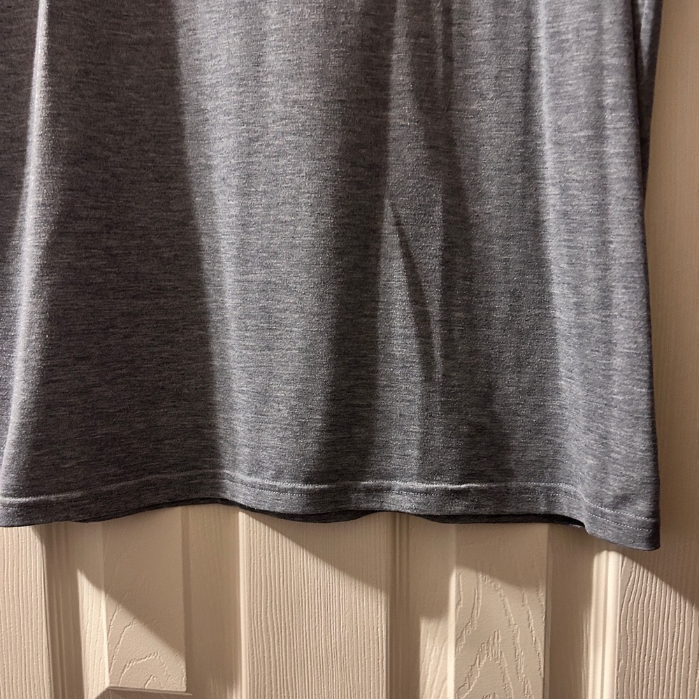 Men’s Under Armour Shirt - Picture 4 of 6